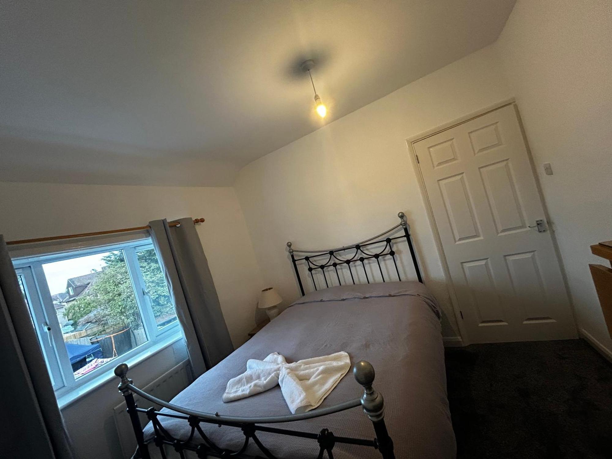 Family Home Near Cribbs Causeway And The Wave, Just 2 Minutes From Airbus And Rolls Royce Bristol Kültér fotó