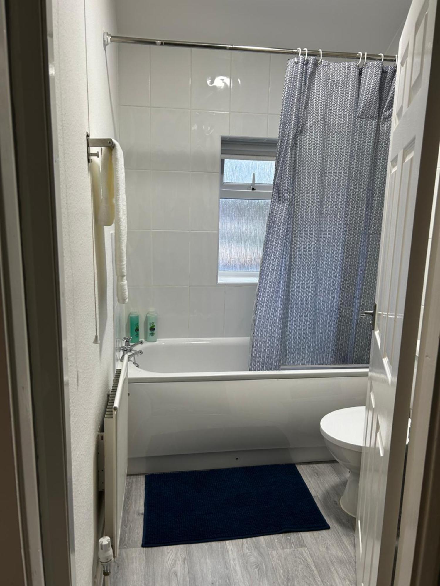 Family Home Near Cribbs Causeway And The Wave, Just 2 Minutes From Airbus And Rolls Royce Bristol Kültér fotó